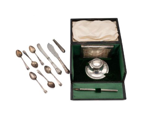 Cased silver table top desk set comprising a date stand, Capstan ink well and and ink dip pen, hallmarked Birmingham 1912, ma