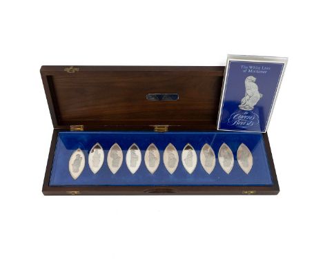 The Queen's Beasts hallmarked silver ingot set in fitted hardwood case with explanatory cards. Hallmarked Birmingham 1977 mad