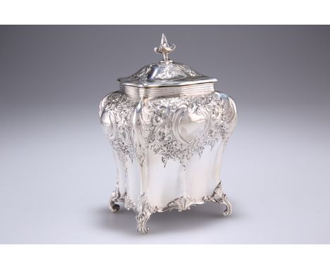 AN EDWARD VII SILVER TEA CADDY, by Lee &amp; Wigfull (Henry Wigfull), Sheffield 1905, bombe form with hinged lid topped by a 