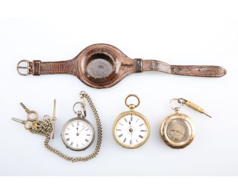 A CONTINENTAL 14K GOLD LADY'S FOB WATCH, with engraved shell pattern to the reverse, stamped K14, 37mm diameter, 33 grams; to