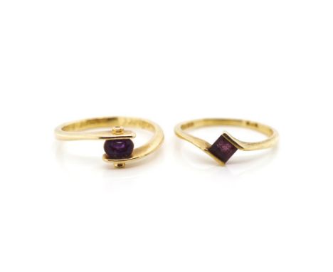 Two amethyst and 9ct yellow gold rings both marked 9ct. Approx weight 3.8 grams, ring size M-N. (140412)
