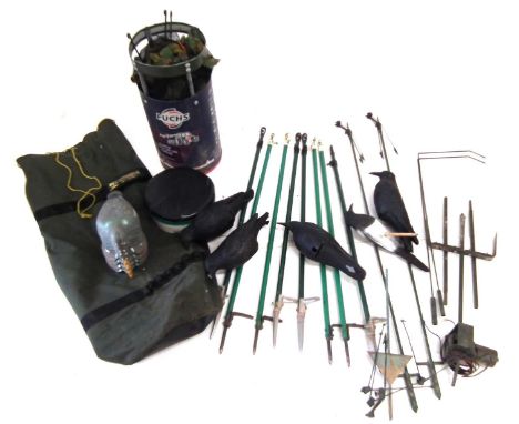 Collection of decoys and hides, to include a rotary machine with speed control plus flapper, collection of plastic decoys, tw