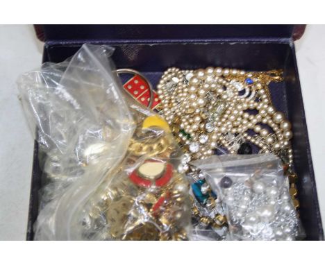 A box of miscellaneous items to include various thimbles, silver bangle, paste set jewellery etc