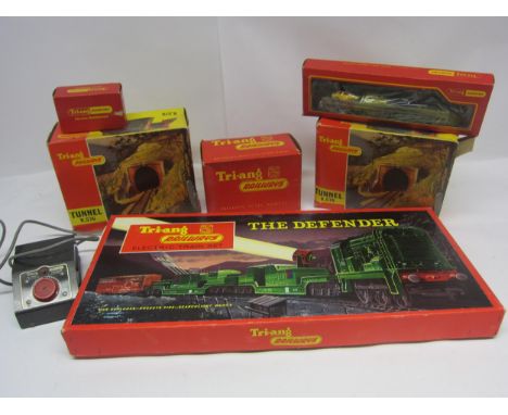 A Triang 00 gauge RS50 'The Defender' train set containing 0-6-0 BR green diesel shunter locomotive no.D3035, NATO Weltrol wi