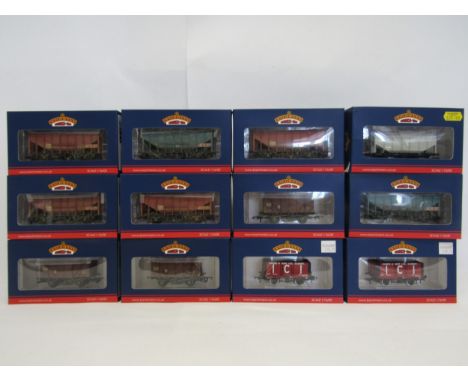 A collection of boxed Bachmann Branch-Line 00 gauge model railway goods wagons to include 33-131 35 ton PAV bulk grain wagon 