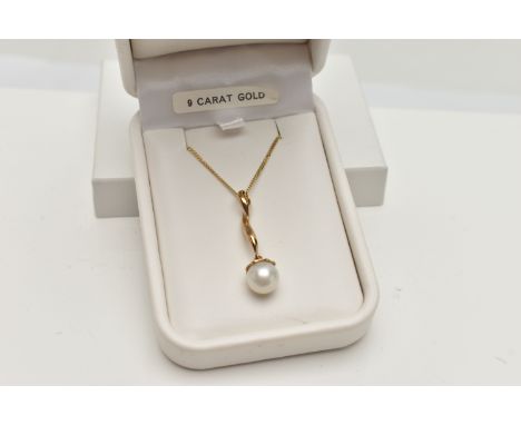 A 9CT GOLD CULTURED PEARL NECKLACE, a single cultured pearl, approximate width 8.5mm, set in a yellow gold drop mount incorpo
