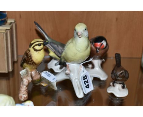 A GROUP OF FIVE BIRD FIGURINES, comprising four Goebel birds 'Yellow Wagtail', 'European Goldfinch', 'Wren', 'Yellow Hammer' 