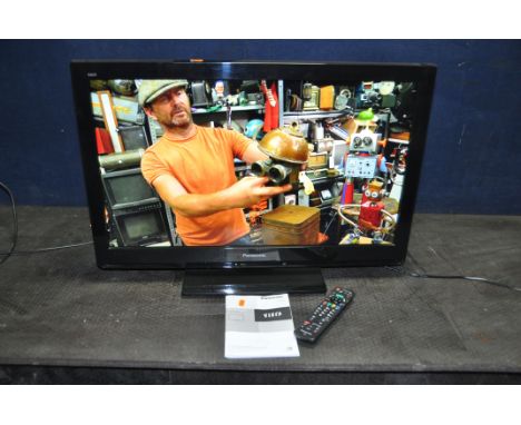 A PANASONIC TX-L32C3B 32in TV with manual and remote (PAT pass and working)