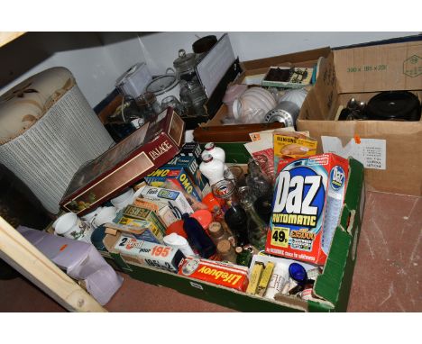 FIVE BOXES AND LOOSE VINTAGE ADVERTISING PACKAGING AND SUNDRY HOMEWARES, to include boxed Lux, Persil, Flash, Chipso, Daz and
