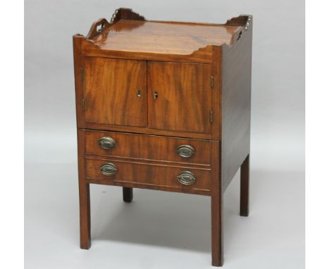 GEORGE III MAHOGANY TRAY TOP COMMODE, with stepped corners, pair of cupboard doors above a double depth pot drawer, height 76