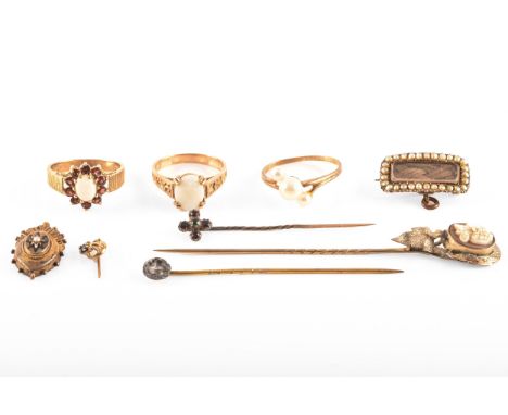 A small group jewellery, including a 9ct yellow gold pearl ring, size P, a 9ct yellow gold opal ring, size M, a 9ct yellow go