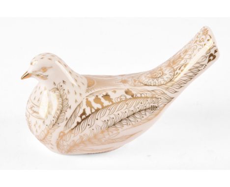 A Royal Crown Derby paperweight, Dove of Peace “Lest we Forget”, to mark the Centenary Anniversary of the First World War (19