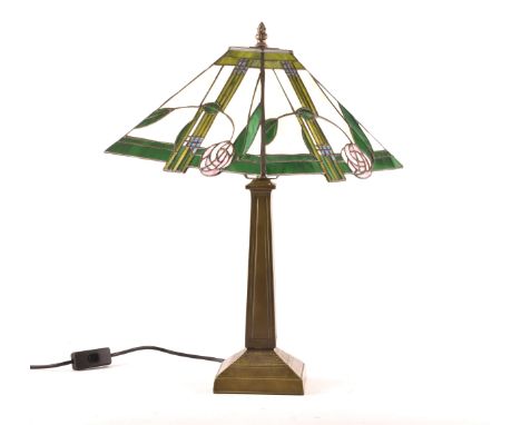 A Tiffany style led glass table lamp, decorated with roses, 50 cm high.