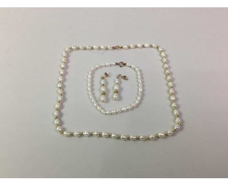 GROUP OF GOLD AND CULTURE PEARL ITEMS, along with an unmarked ring