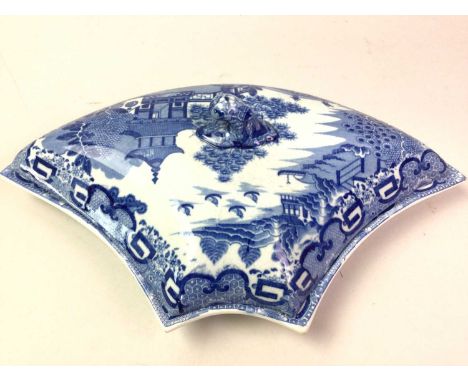 LARGE COLLECTION OF ENGLISH BLUE & WHITE CERAMICS MID 19TH CENTURY including a meat platter, ashet, plates, a tureen, pattern