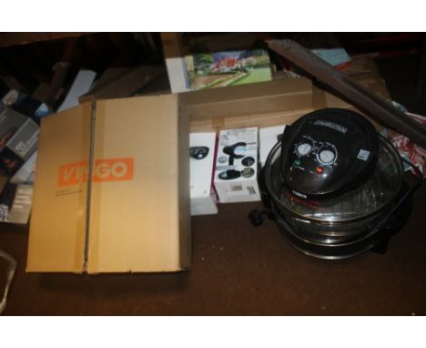 A QUANTITY OF SUNDRIES TO INCLUDE A HALOGEN OVEN, A SNOWFLAKE PROJECTOR ETC.