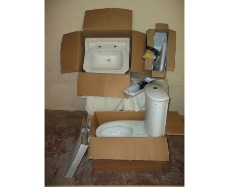 A CERAMIC BATHROOM SUITE 
