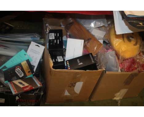 A QUANTITY OF SUNDRIES TO INCLUDE BLUETOOTH SPEAKERS, LED STAGE LAMPS, LIGHT BULBS, PLAY MATS, PHONE CASES ETC.