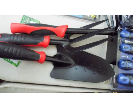 A new heavy duty hand trowel, hand fork and hand hoe 