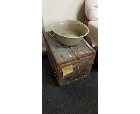 LARGE ANTIQUE TRAVEL TRUNK
