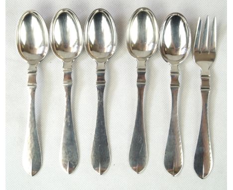 Hans Hansen: A set of five Danish teaspoonsLight hammered decoration, bearing the three tower mark, possibly 1939, signed Han