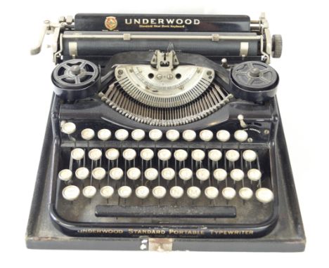 An Underwood model 4 portable typewriterCirca 1928, with case 