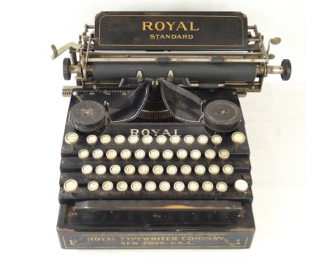 A Royal Standard Model 1 typewriter Circa 1906