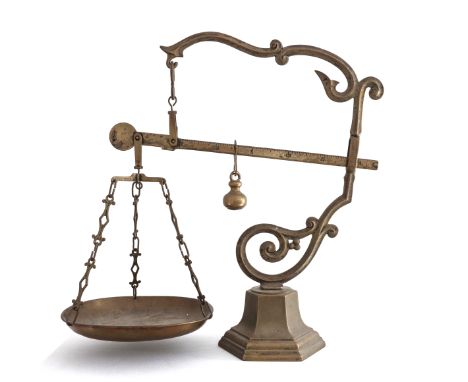 Vintage balance in copper H 51 cm x L 50 cm.