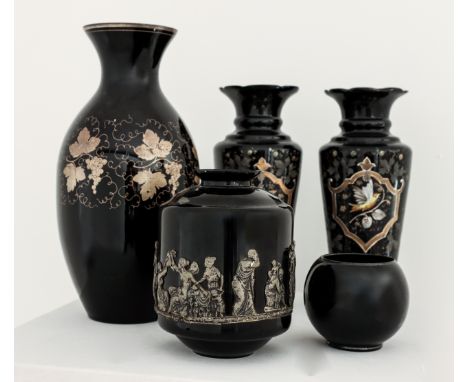 Lot of 5 vintage black vases, 1 pair with birds H 33cm, 1 with flower decoration H 40 cm, 1 with silver decoration H 22,5 cm,