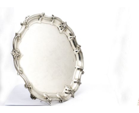 A large George V silver salver from Mappin & Webb, without engraving, Sheffield 1915, approx 63 ozt and 45cm wideslight disco