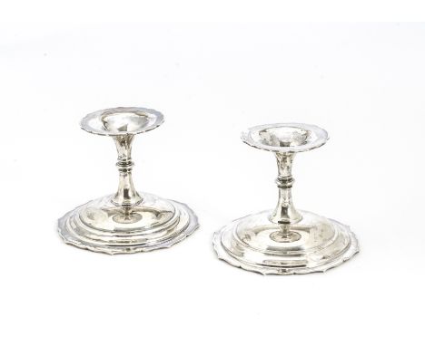 A pair of Edwardian silver bon bon dishes by Henry Wilkinson, the small tazzas marked Sheffield 1905, 8.7 ozt (2) 