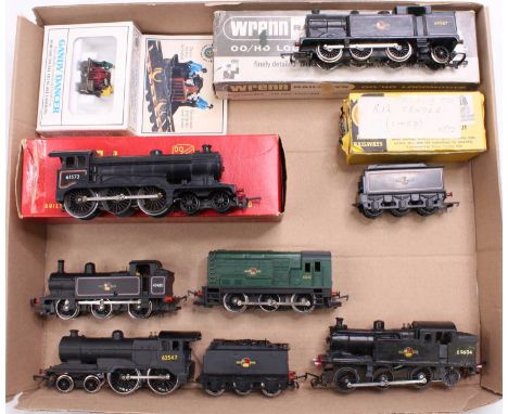 A collection of mixed 00 gauge locomotives to include Triang, Wrenn Railways, Hornby and others, specific examples to include