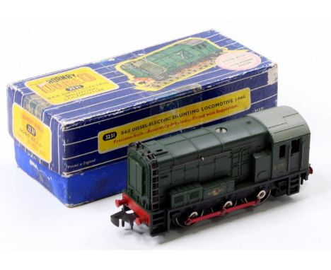 3231 Hornby-Dublo 3-rail 0-6-0 diesel shunting loco BR green D3763 one-piece rods (VG-E) (BP) with instructions