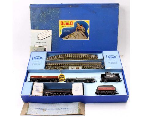 EDG3 Hornby-Dublo Canadian Pacific Freight set comprising EDL2 loco 1215 in yellow on cab-sides, black with deep red running 