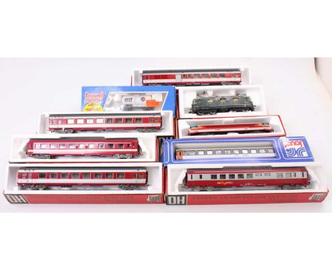 Eight H0 Jouef items: SNCF Co-Co electric loco red, silver &amp; grey with orange stripe, CC6505 (E) (BE) with five matching 