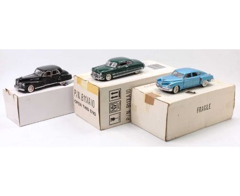 A collection of three various Franklin Mint 1/24 scale polystyrene packed and boxed diecasts to include a 1941 Cadillac Fleet