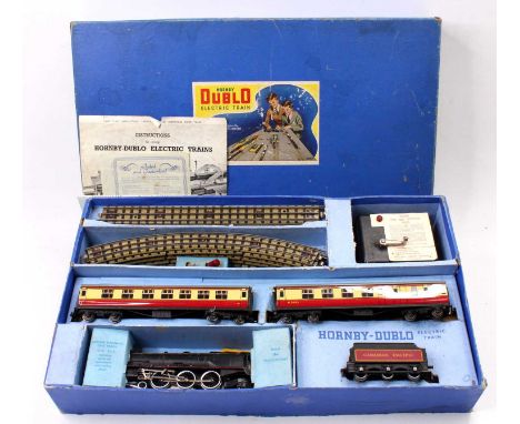 EDP2 Hornby-Dublo Passenger set ‘Canadian Pacific’ comprising EDL2 loco 1215 in yellow on cab-sides, black with deep red runn