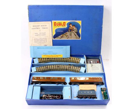 EDP1 Hornby-Dublo ‘Sir Nigel Gresley’ passenger set comprising loco &amp; tender of same name, LNER blue No.7, horseshoe moto