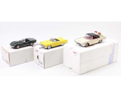 A collection of Franklin Mint boxed and polystyrene packed 1/24 scale diecast vehicles to include a 1968 Chevrolet Corvette, 