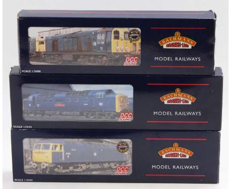 A collection of Bachmann 00 scale diesel locomotives, all housed in original packaging to include No. 32-040DS, Class 20 dies