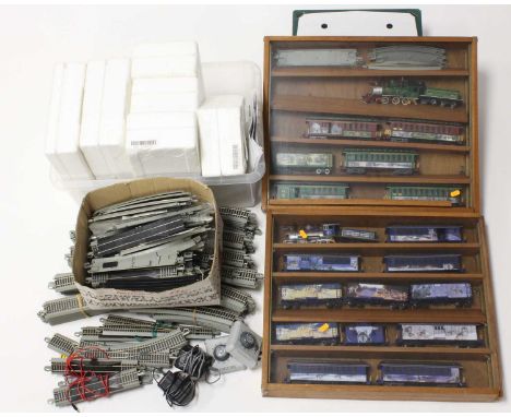 A collection of Bachmann ON30 by Thomas Kingkades Hawthorns Village locomotives, track, rolling stock, etc, to include a Chri