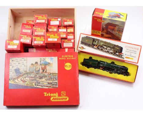 One tray containing a selection of various Triang Railways boxed locomotives, lineside accessories, empty boxes, and other as