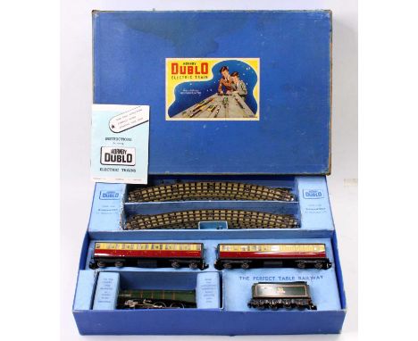 EDP11 Hornby-Dublo ‘Silver King’ Passenger Train set comprising EDL11 loco &amp; tender of same name, BR lined green gloss, m