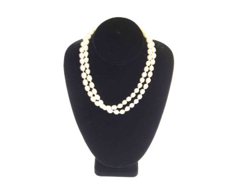 Rice shaped cultured pearl necklace
