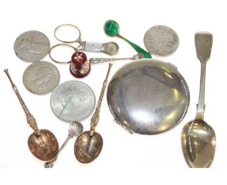 Newcastle silver teaspoon, three silver salt spoons, compact, enamel thimble, coins, etc