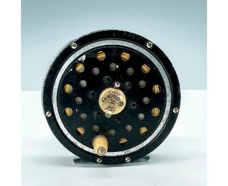 Pflueger fly reel stamped No. 1498, Diamolite Line Guard, Made in AKRON.O.USA. Issued: 20th CenturyDimensions: 4.25"L x 3"W x