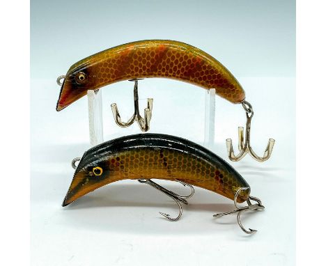 These realistic curved square body lures, both have yellow-orange bodies, with a red-black stripe down the back, black embell