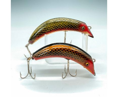 These realistically colored curved body lures, have glass eyes, gold and copper scale, a black stripe down the back, two hook