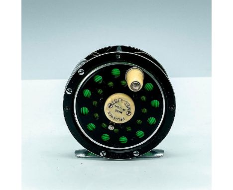Nice little trout fly reel stamped Pflueger. The reel is marked 1492 DA made in USA, the spool is marked Medalist, made in US