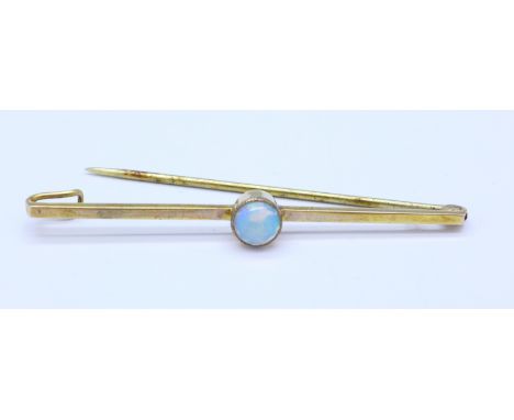 A 9ct gold and opal brooch, 2.3g